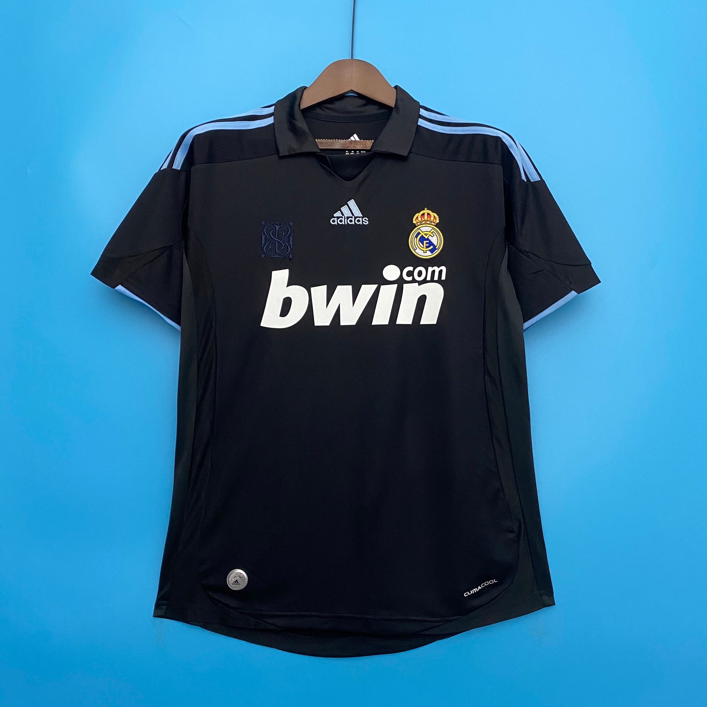 Real Madrid 09-10 Away