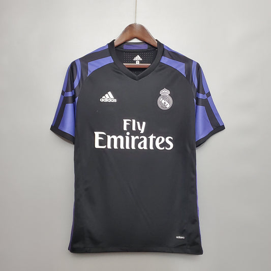 Real Madrid 15-16 Away