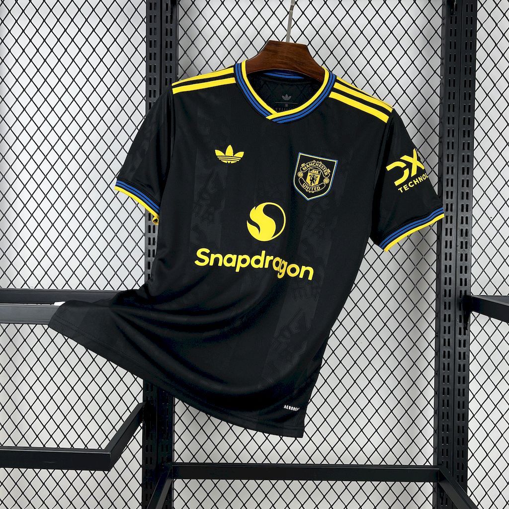 Manchester United 25-26 Away